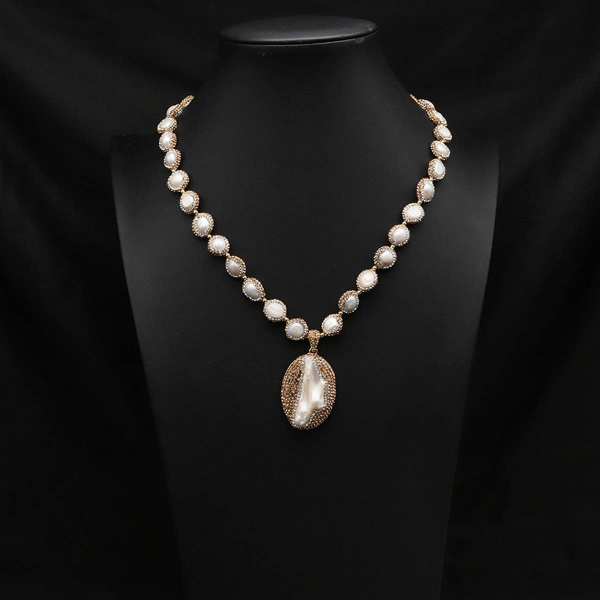 NATURAL FRESHWATER PEARL PETAL NECKLACE_CWAJE3824