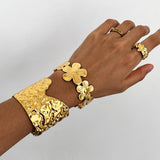 MINIMALIST 18K GOLD HAMMERED OPEN CUFF BRACELET_CWAJE4826