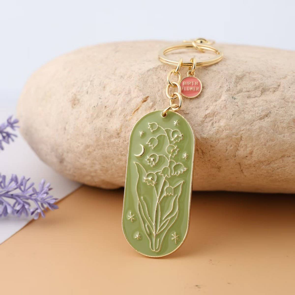 BOTANICAL ENAMEL KEYCHAIN WITH BIRTH FLOWER_CWMM9838