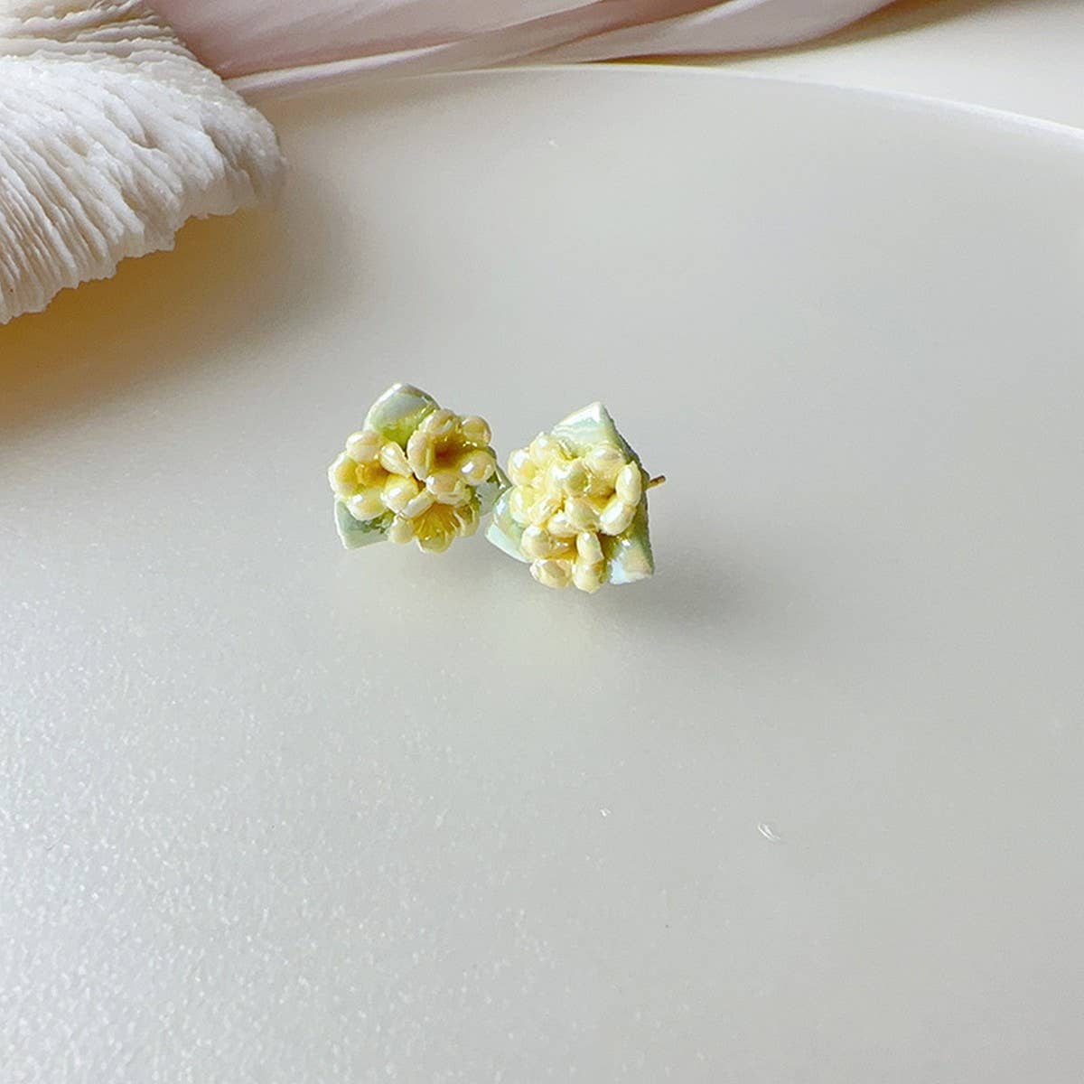 RETRO SWEET FOREST TRIANGLE EARRINGS_CWAJE1712