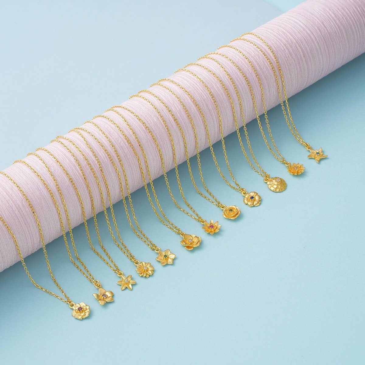 DECEMBER BIRTH FLOWER PENDANT NECKLACE_CWAJE1591