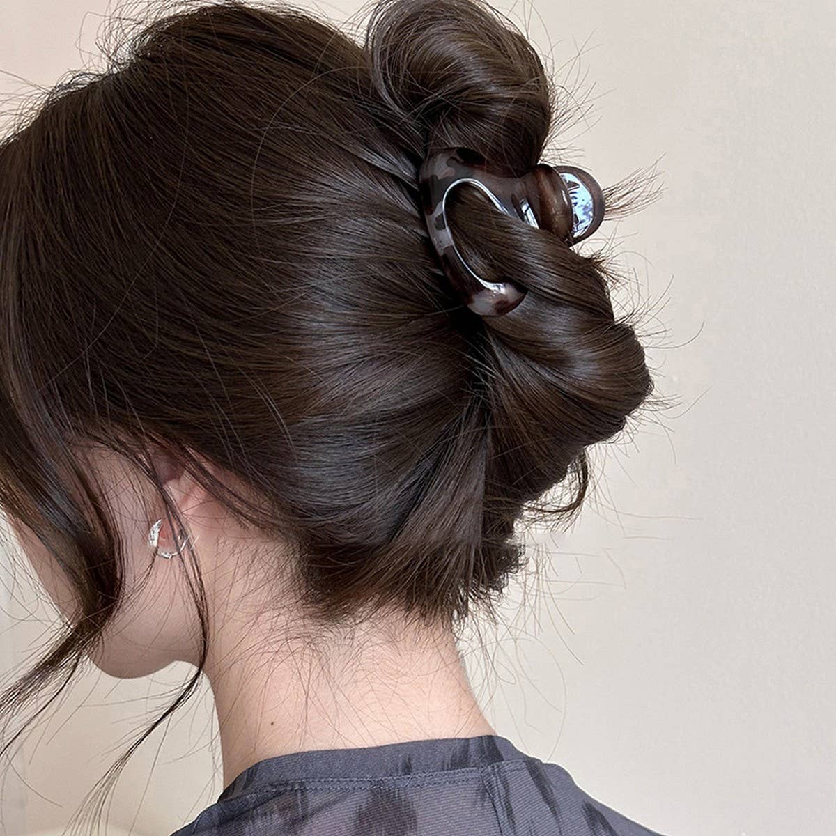 Tortoiseshell Large Hair Claw Elegant Look_Cwaha08194