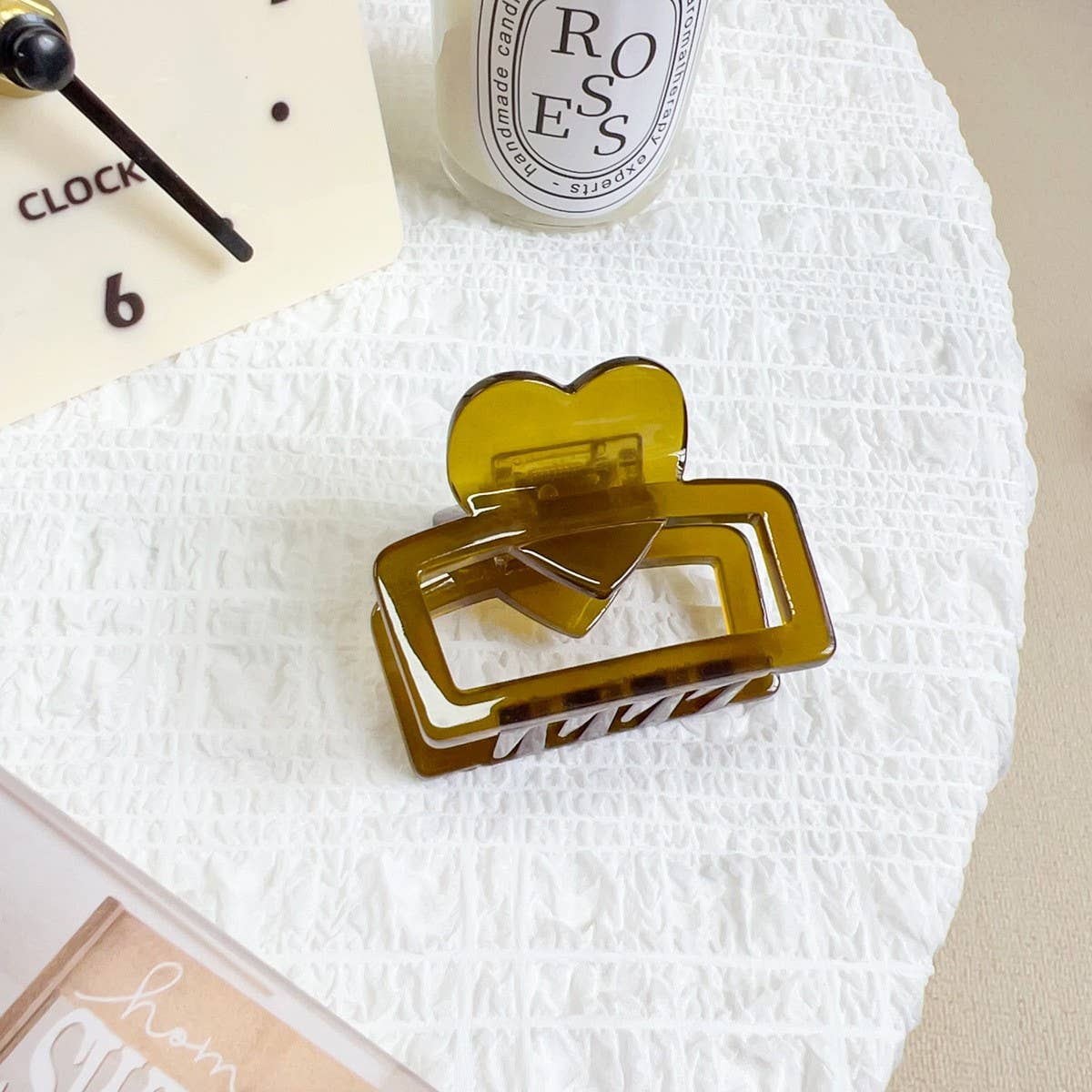 HEART ACETATE HAIR CLAW MINIMALIST CHIC CLIP_CWAHA1596