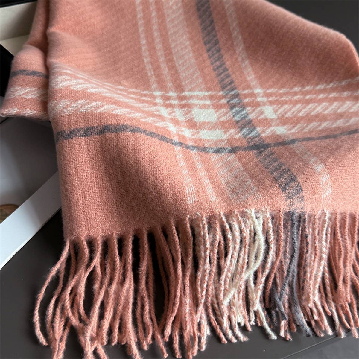 Minimal Plaid Soft Cashmere Feel Winter Scarf_Cwasc03246