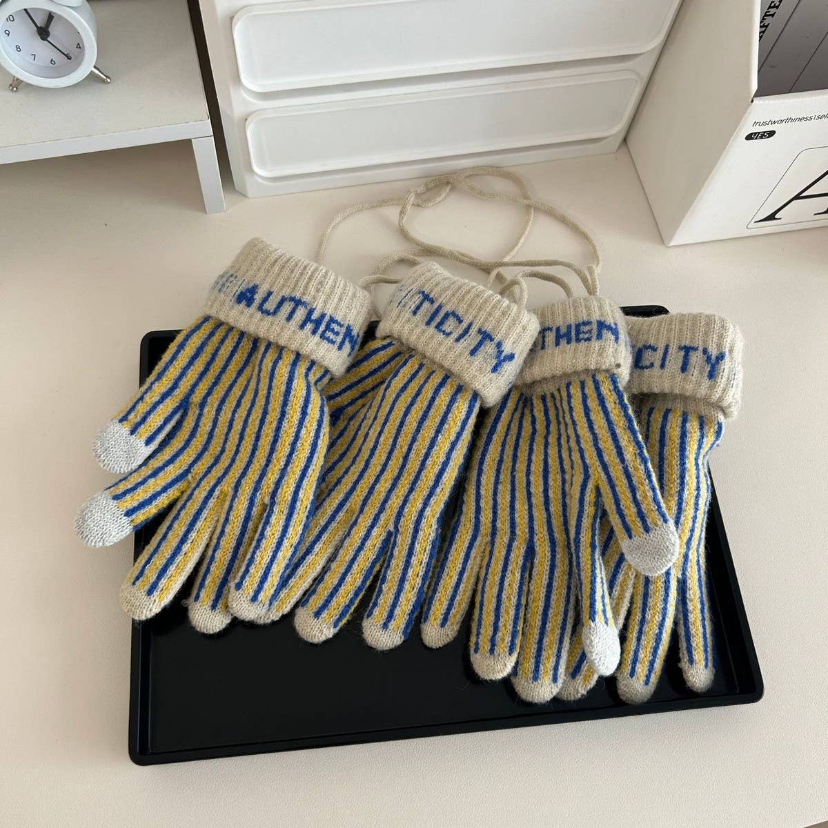 Woolen Striped Touch Scree Warm Halter G Ves_Cwag0188