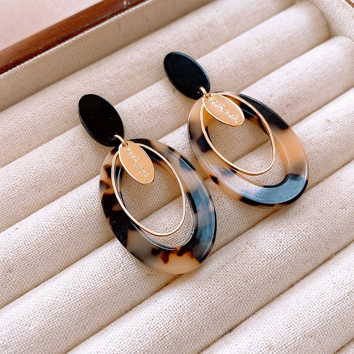 LEOPARD PRINT OVAL LETTER TREND EARRINGS_CWASC1331