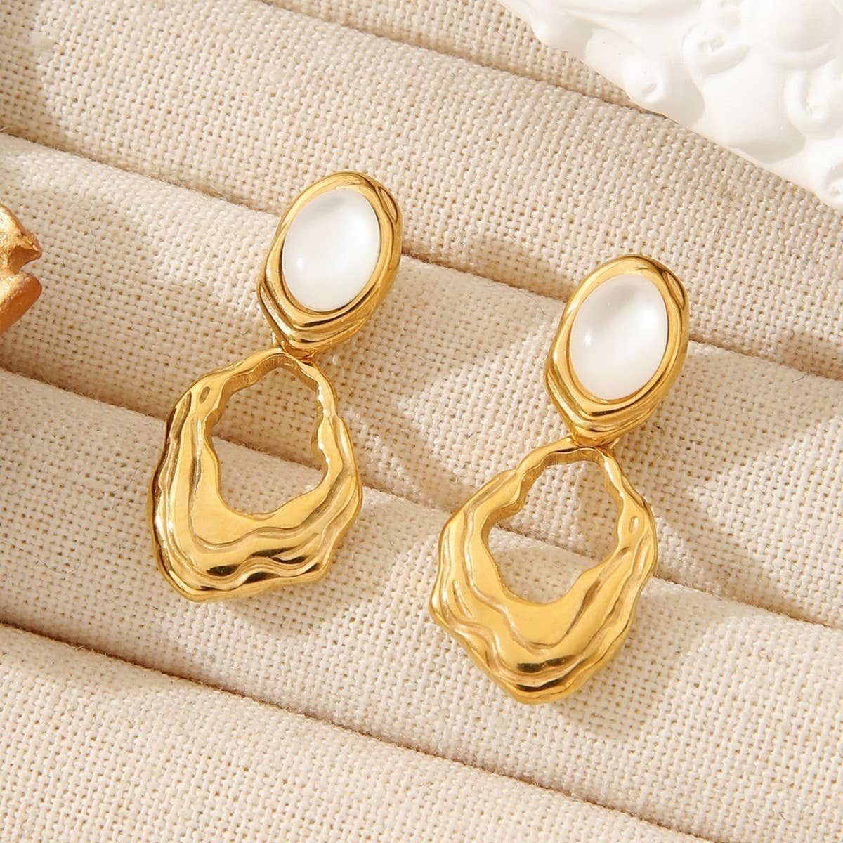 Vintage Moonstone 18K Stainless Steel Earrings_Cwmm3655