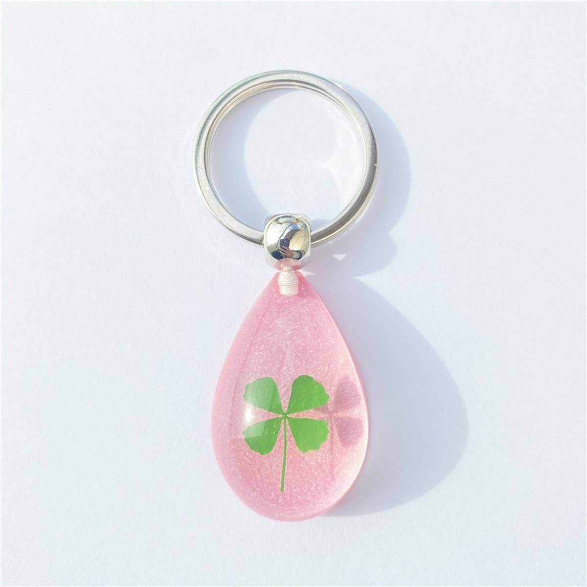 CREATIVE NEW FOUR LEAF CLOVER LUMINOUS KEYCHAIN_CWMM3708
