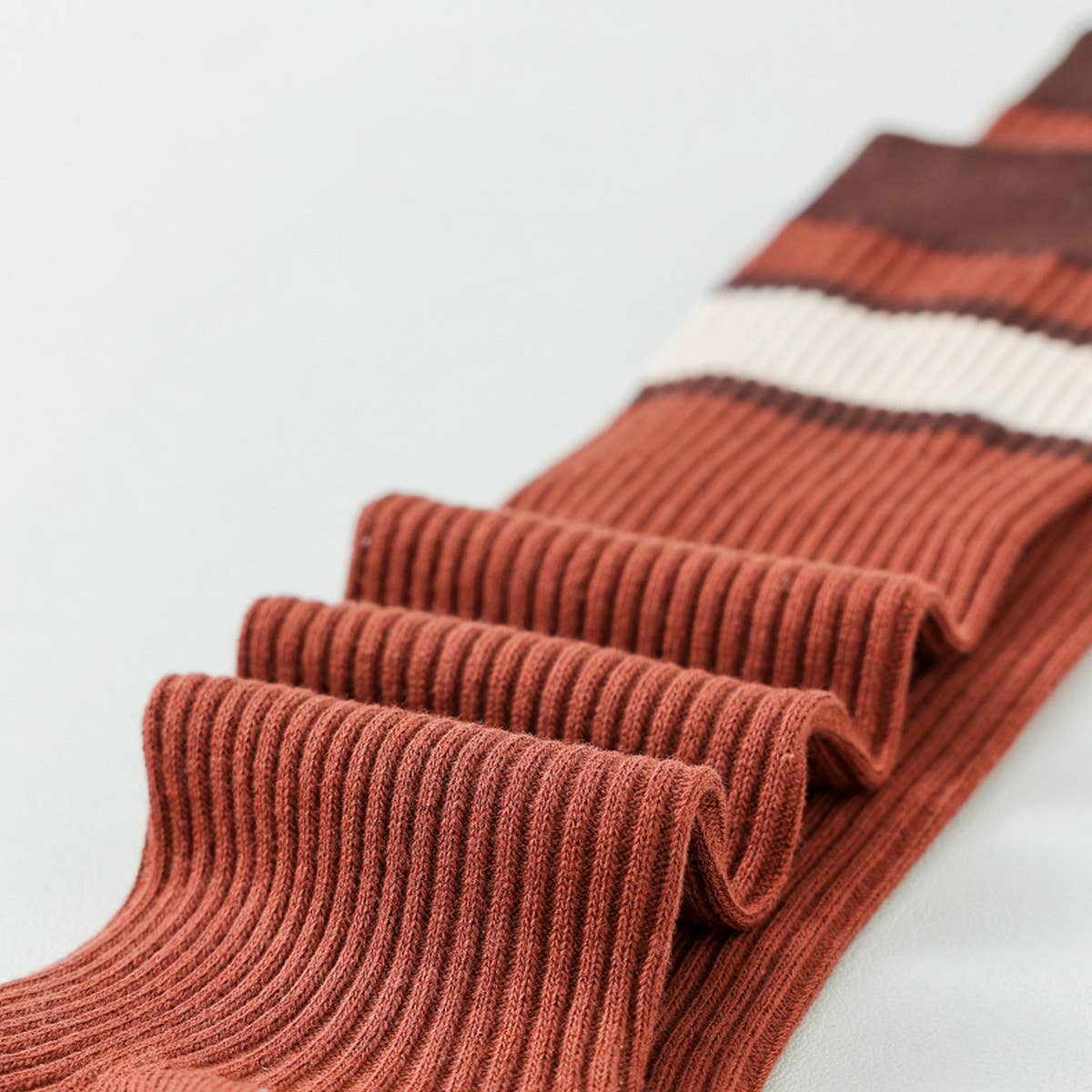 2024 NEW COLOR CONTRAST STRIPED MID CALF SOCKS_CWMS0649