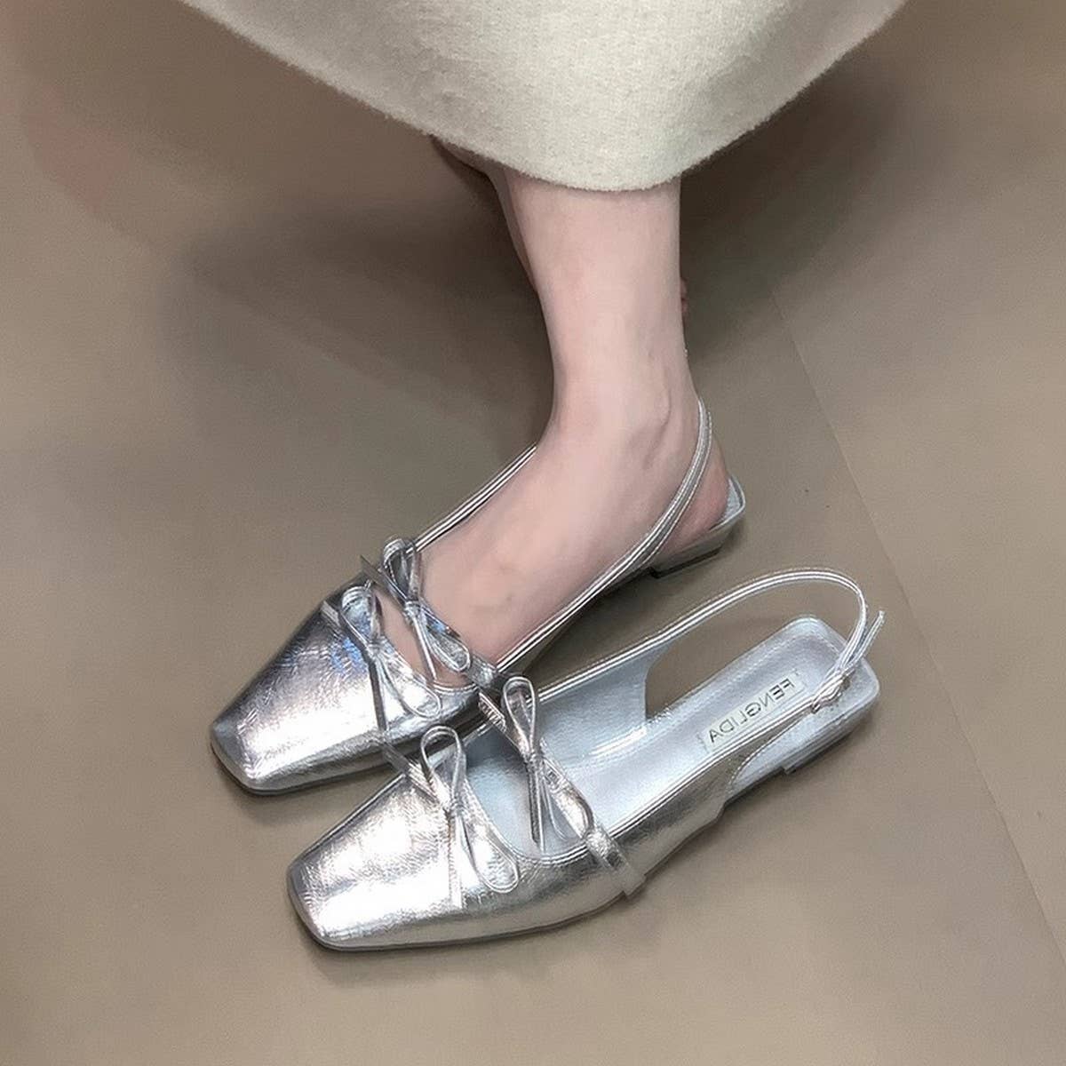 SILVER BOW CLOSED TOE SANDALS_CWSHF0138