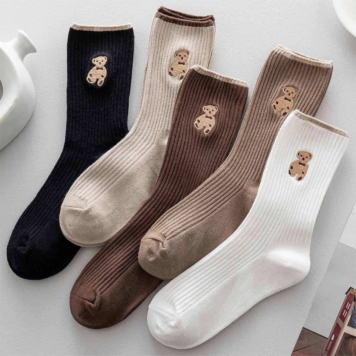 BROWN BEAR EMBROIDERY COTTON CREW SOCKS_CWMS1352