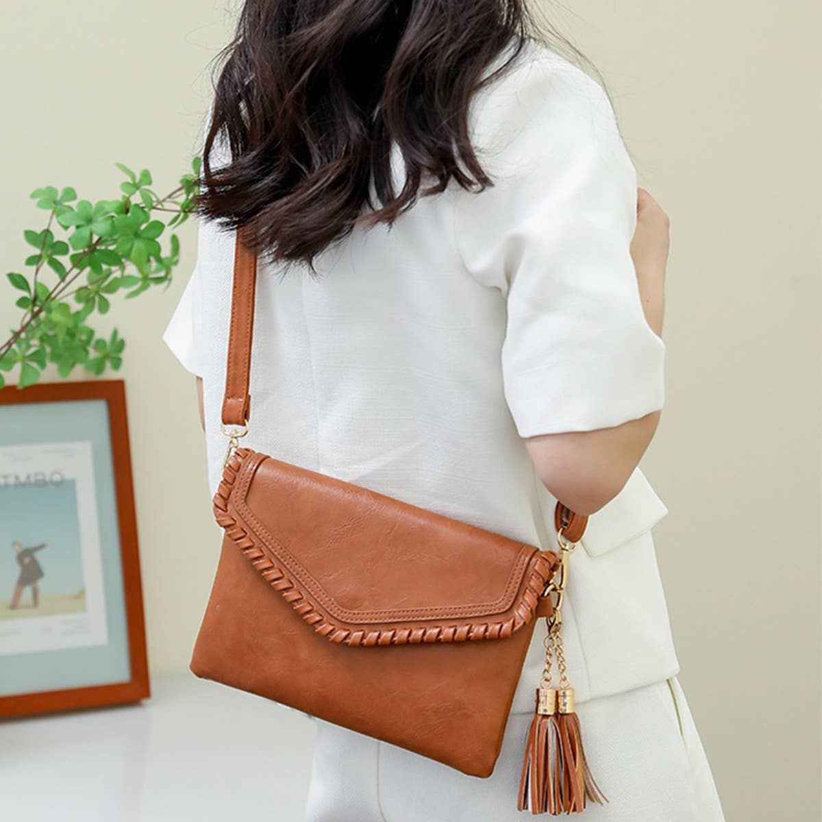 Fashionable Shoulder Crossbody Bag With Tassels_Cwab1814