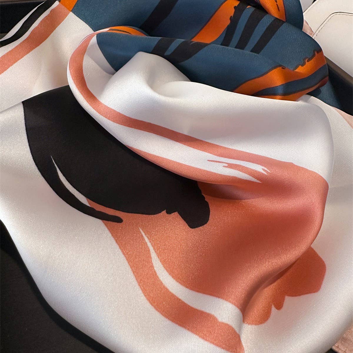 SMALL FRESH AND ARTISTIC SMALL SQUARE TOWEL_CWASC1438