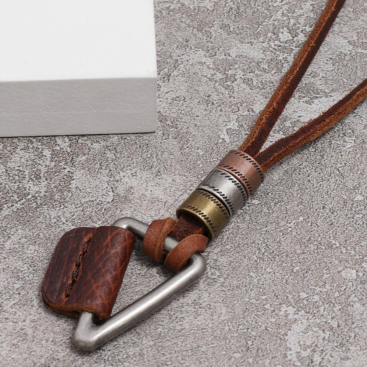 BROWN PERSONALITY SIMPLE LEATHER NECKLACE_CWMM4579