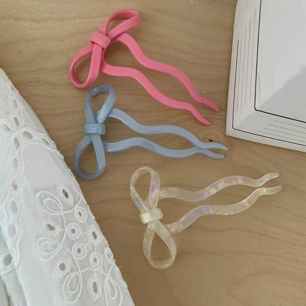 TEMPERAMENT BOW U SHAPED HAIRPIN_CWAHA2691