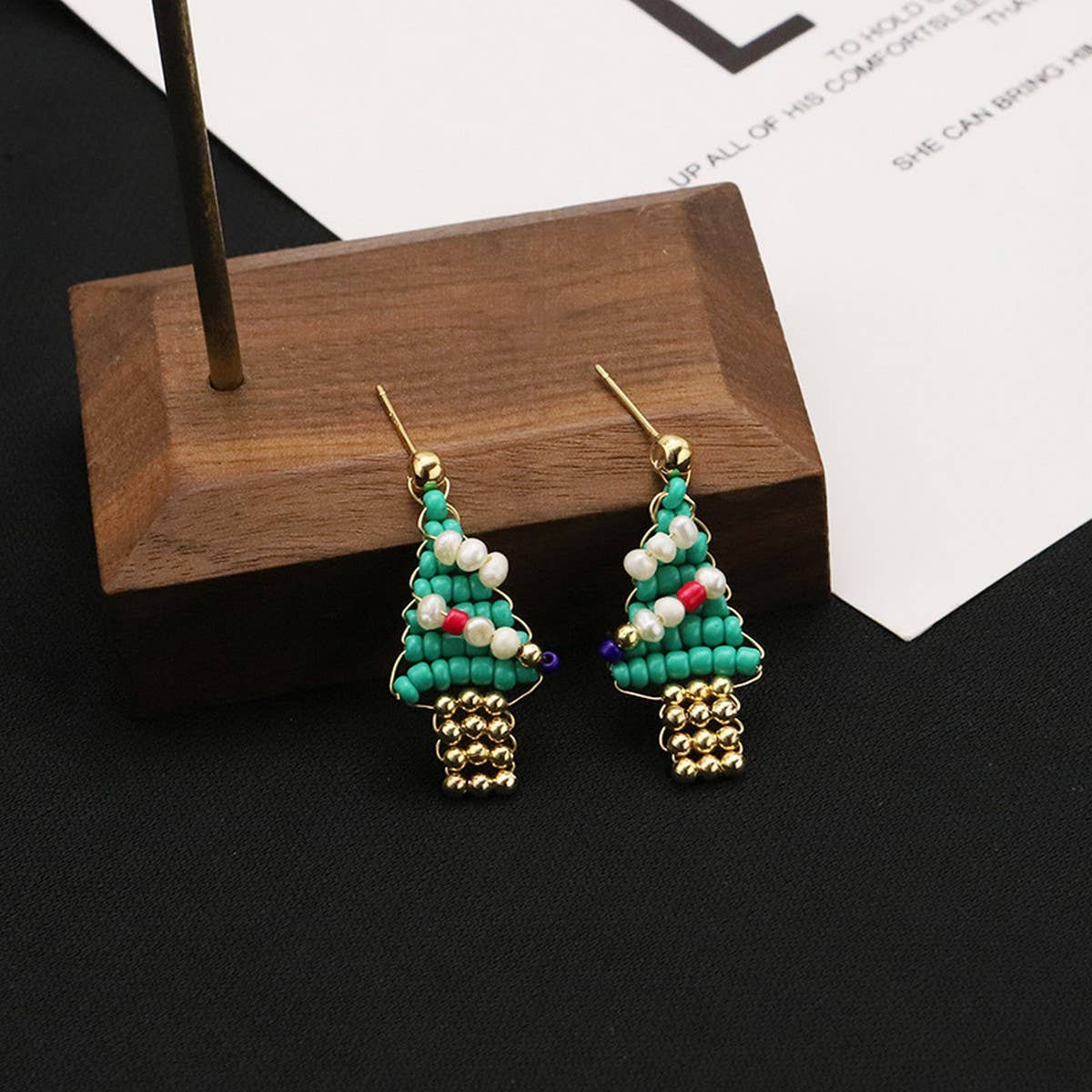 CHRISTMAS COLLECTION NATURAL PEARL EARRINGS_CWAJE3821