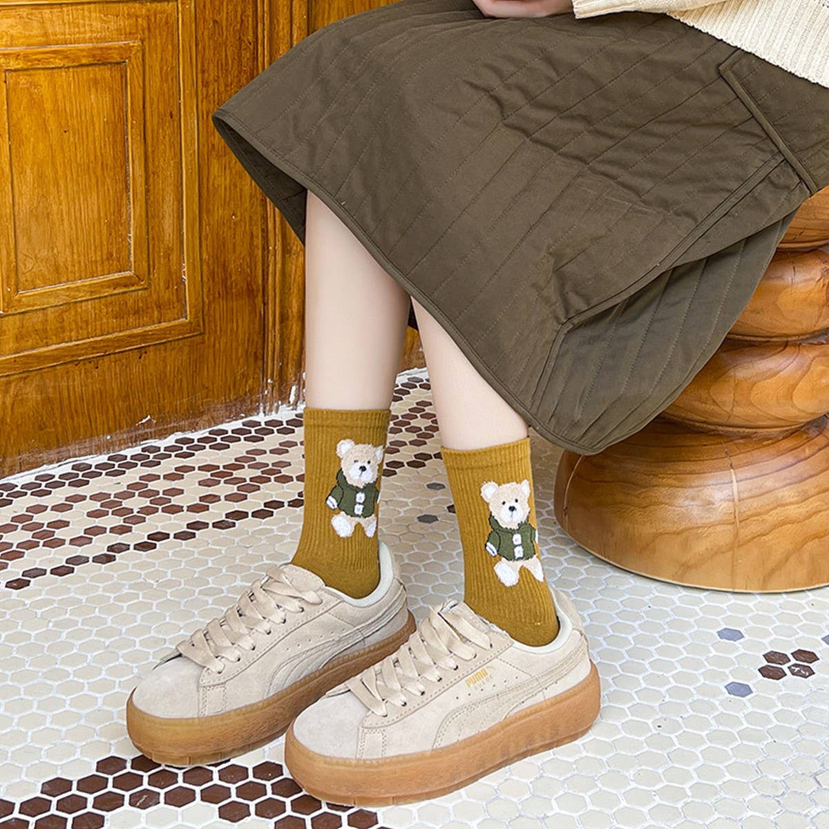 CUTE CARTOON BEAR WOMENS MID LENGTH SOCKS_CWMS1117