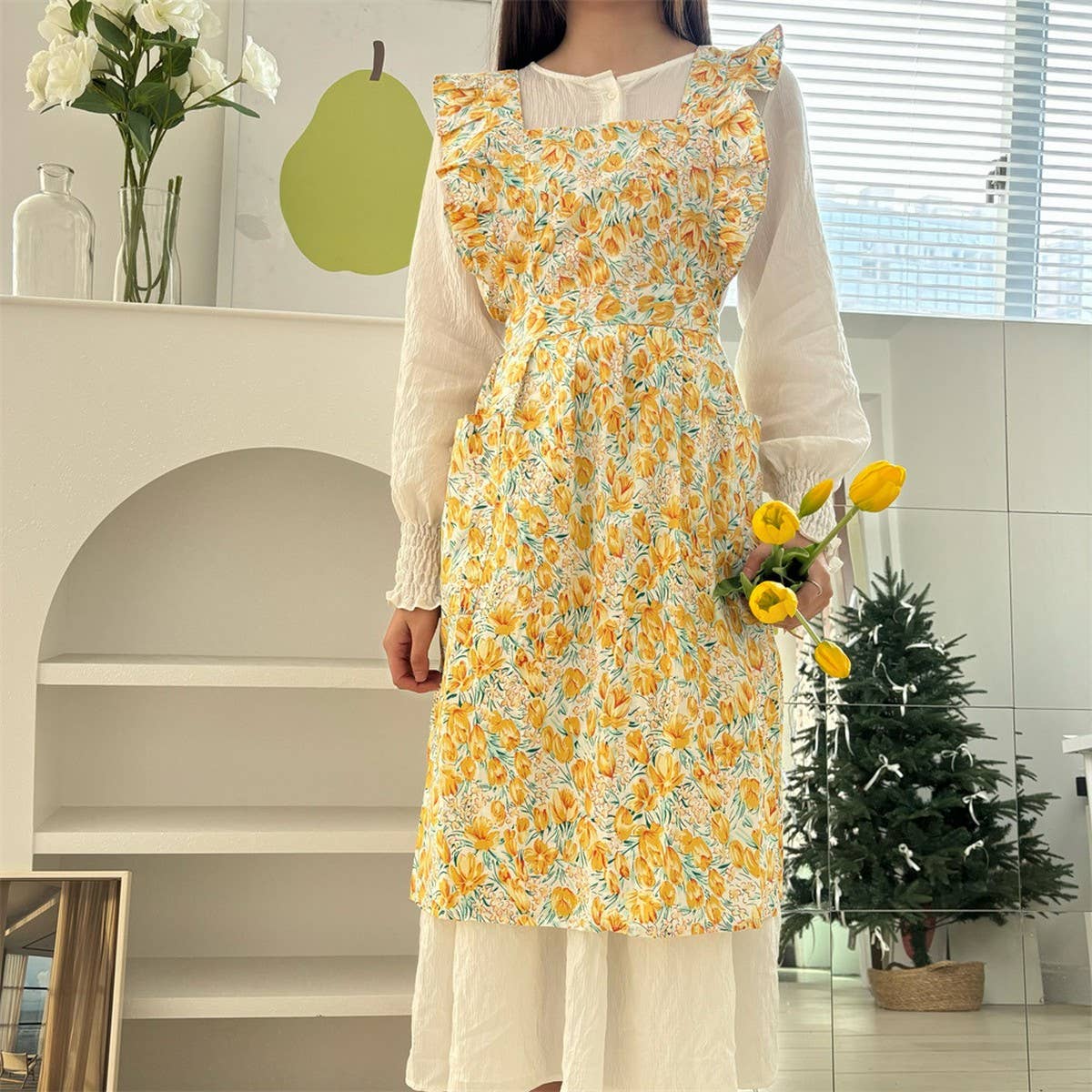 PURE COTTON RUFFLED FLORAL HANDMADE APRON_CWMM5805