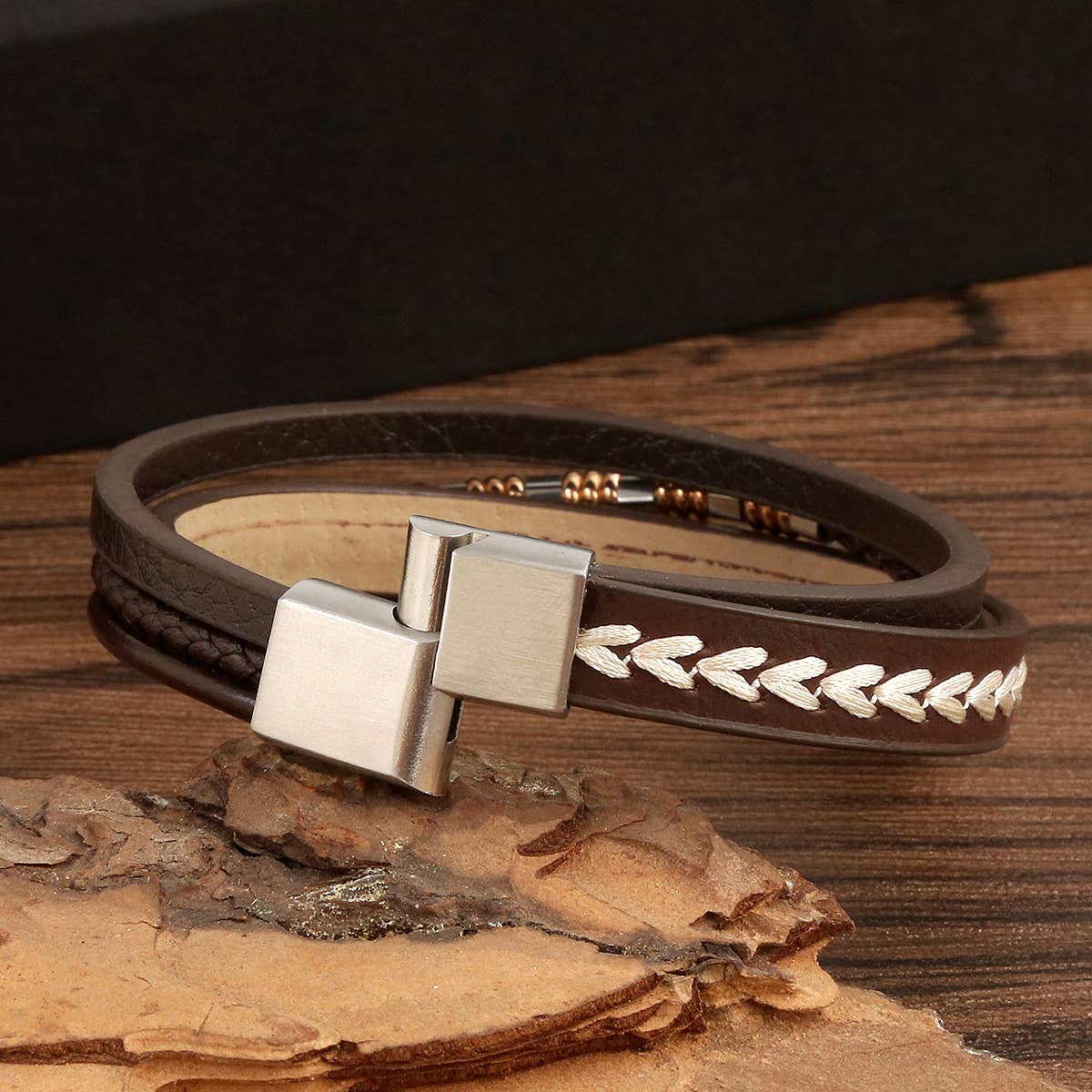 RETRO STAINLESS STEEL MAGNET BUCKLE BRACELET_CWAJE1461