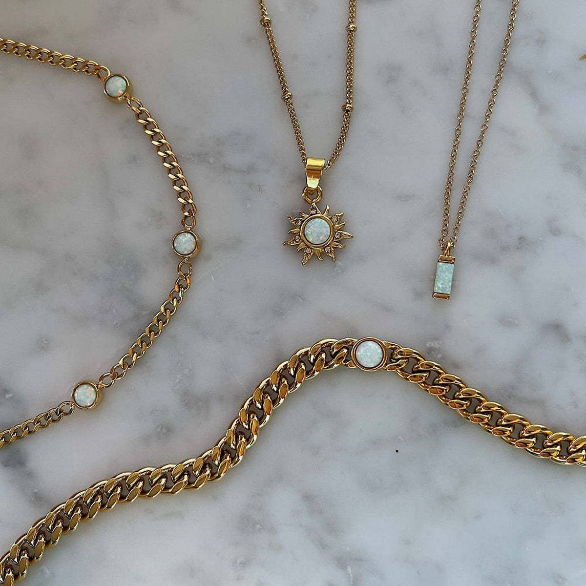 CREATIVE NATURAL STONE SUN PENDANT NECKLACE_CWMM5655