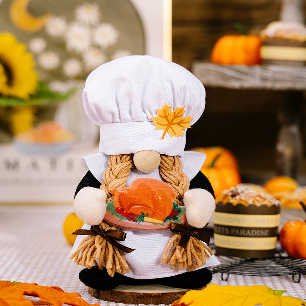 CHEF HOLDING PUMPKIN GNOME FIGURINE_CWMM1761