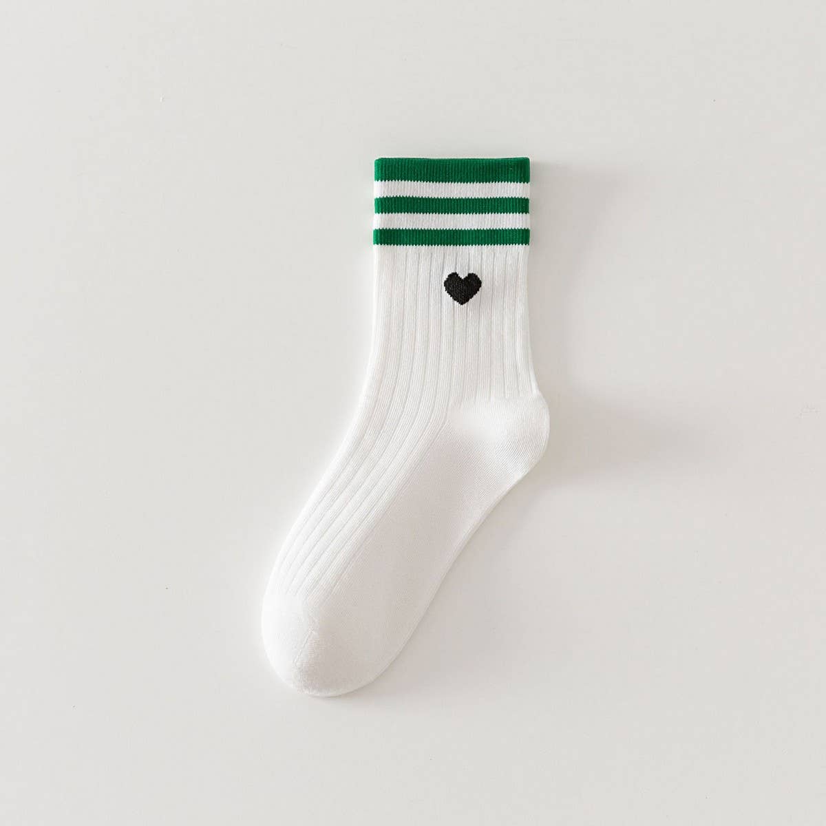 COLLEGE STYLE HEART TWO STRIPES PRINT CREW SOCKS_CWMS0900