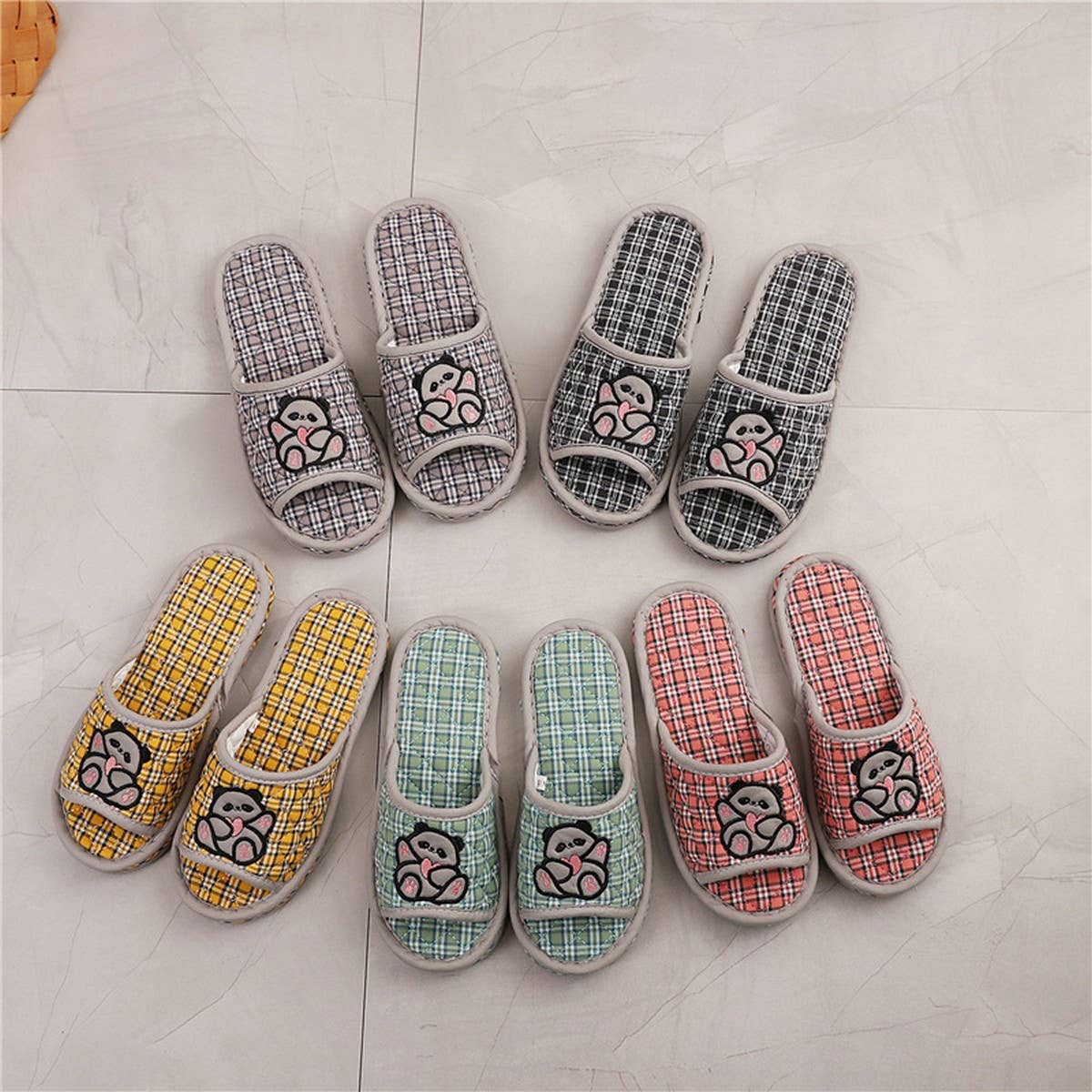 THICK COTTON SOFT SOLE PANDA SLIPPERS_CWSHF0203