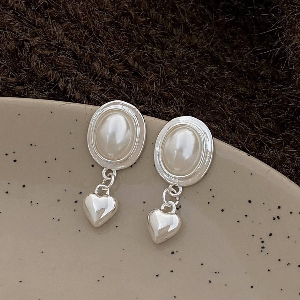 Valentines Day High-End Retro Heart Earrings