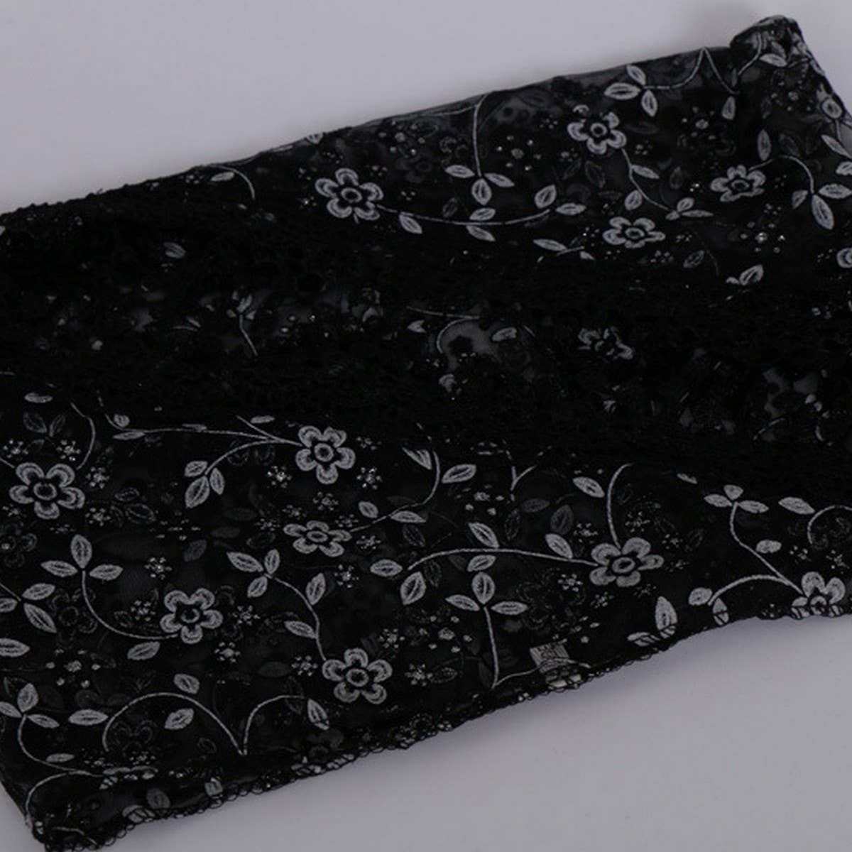 SPRING AND AUTUMN FLORAL HOLLOW LACE TRIANGLE VEIL_CWMM1984