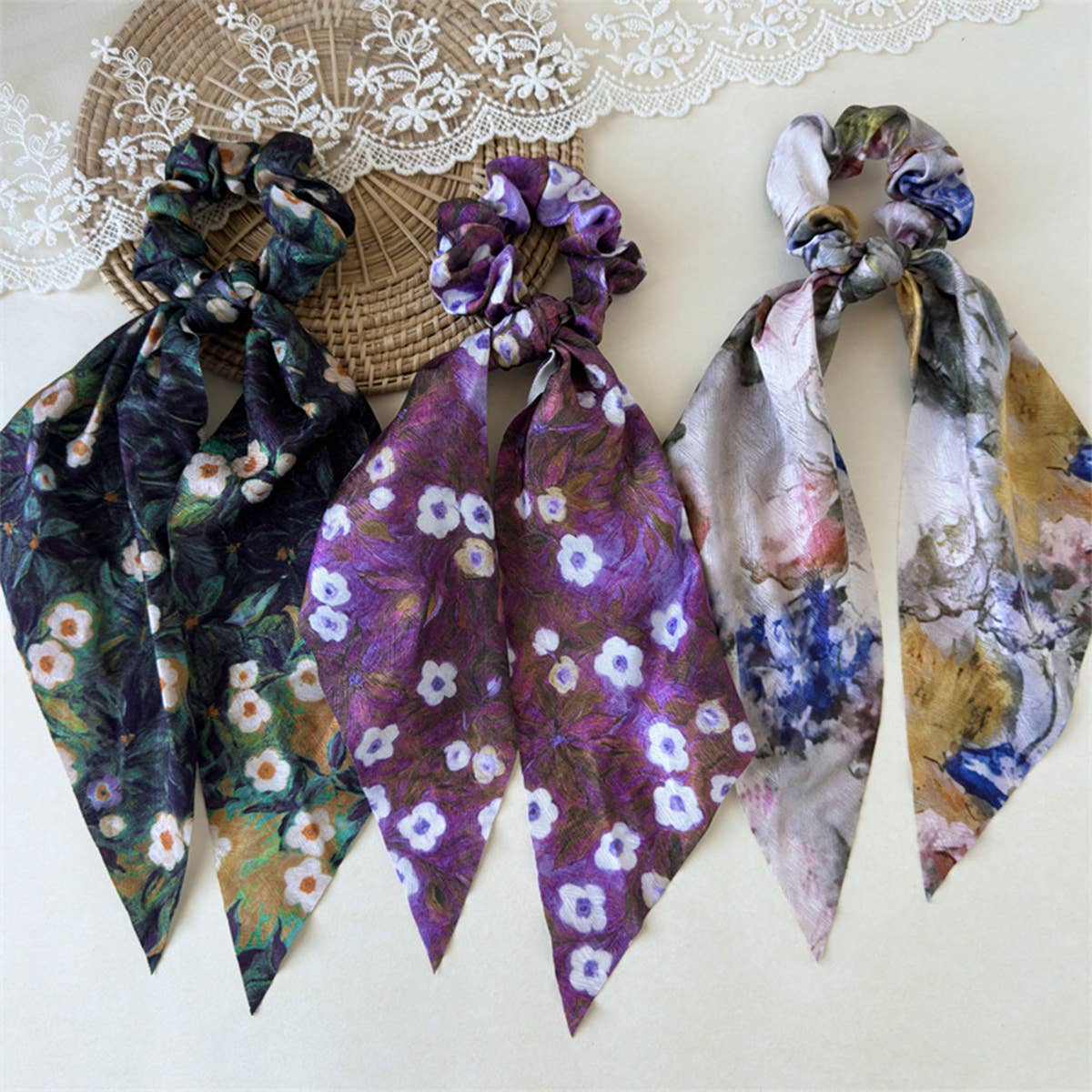 Silk Ink Print Scrunchie With Ribbon Tail_Cwaha07595
