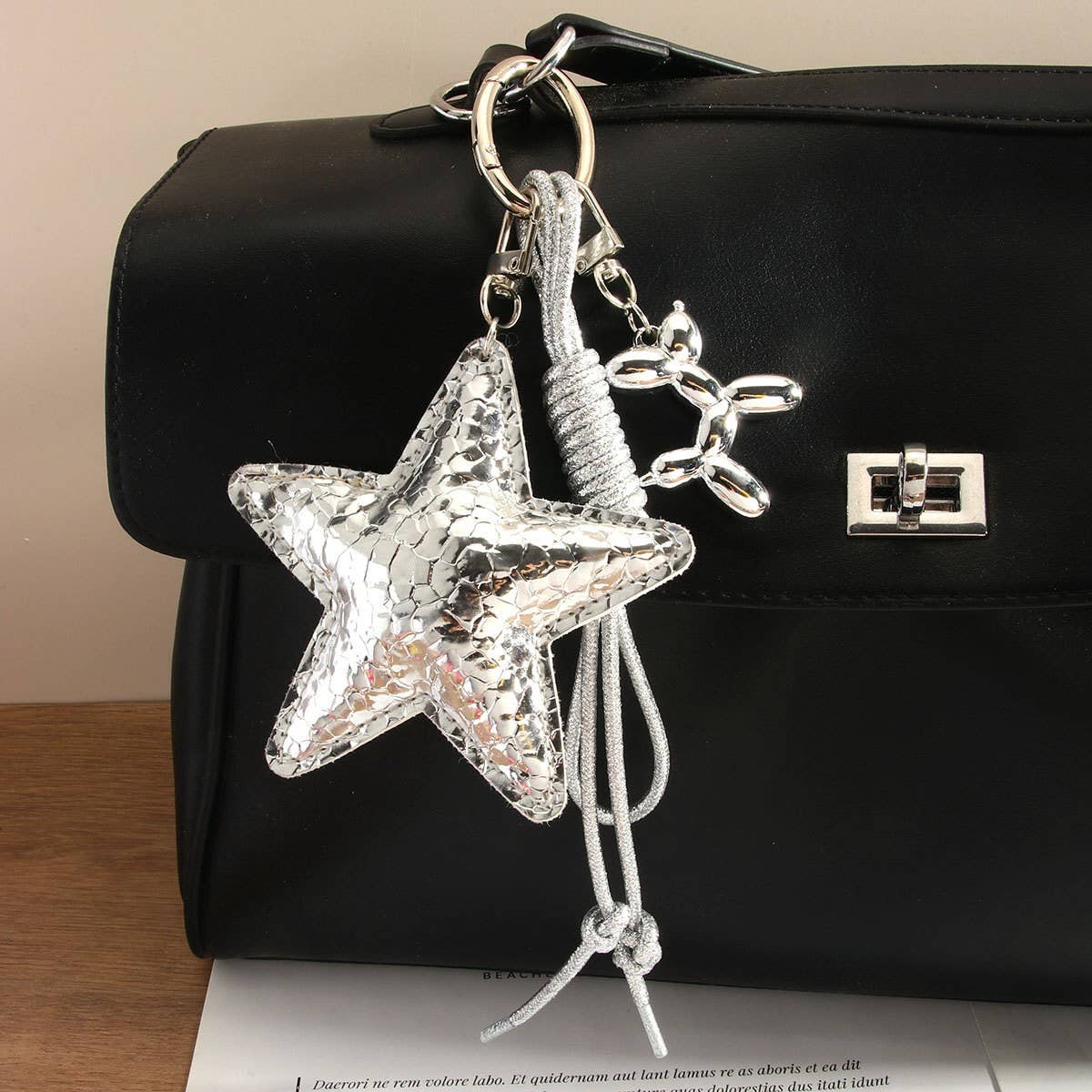 STYLISH SILVER STAR BALLOON DOG BAG KEYCHAIN_CWMM7638