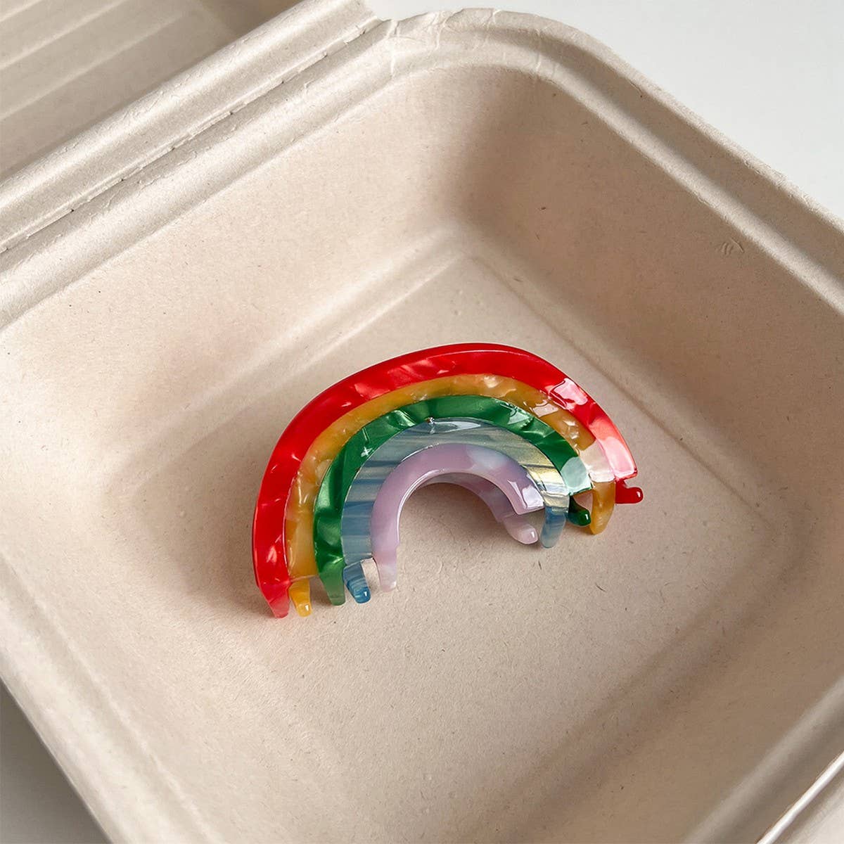 SWEET RAINBOW ACETATE HALF MOON CLAW CLIP MEDIUM_CWAHA5831