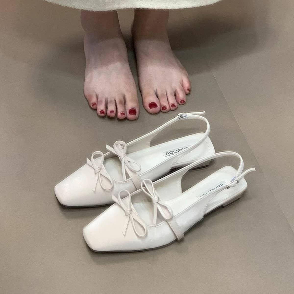 SILVER BOW CLOSED TOE SANDALS_CWSHF0138