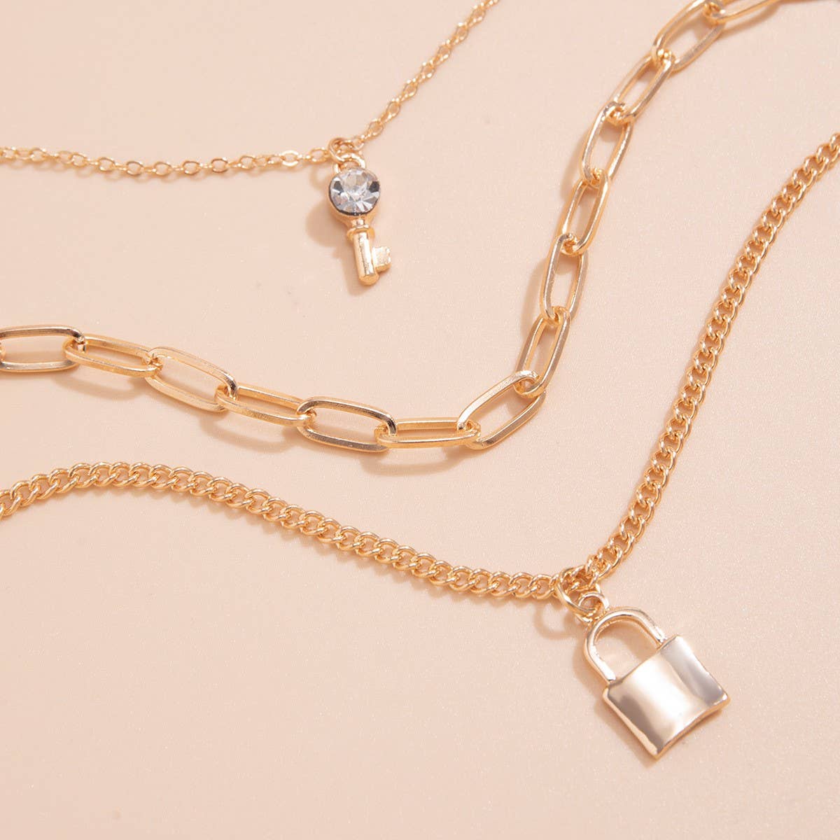 MINIMALIST LOCK KEY PENDANT NECKLACE_CWAJE1174