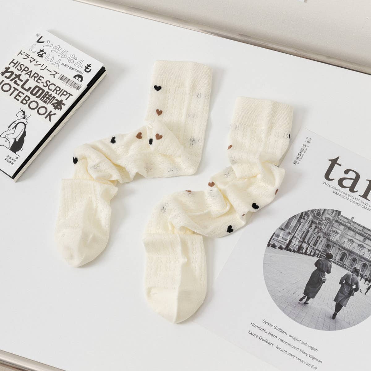 HOLLOW JACQUARD MIDDLE CALF SOCKS_CWMS0650