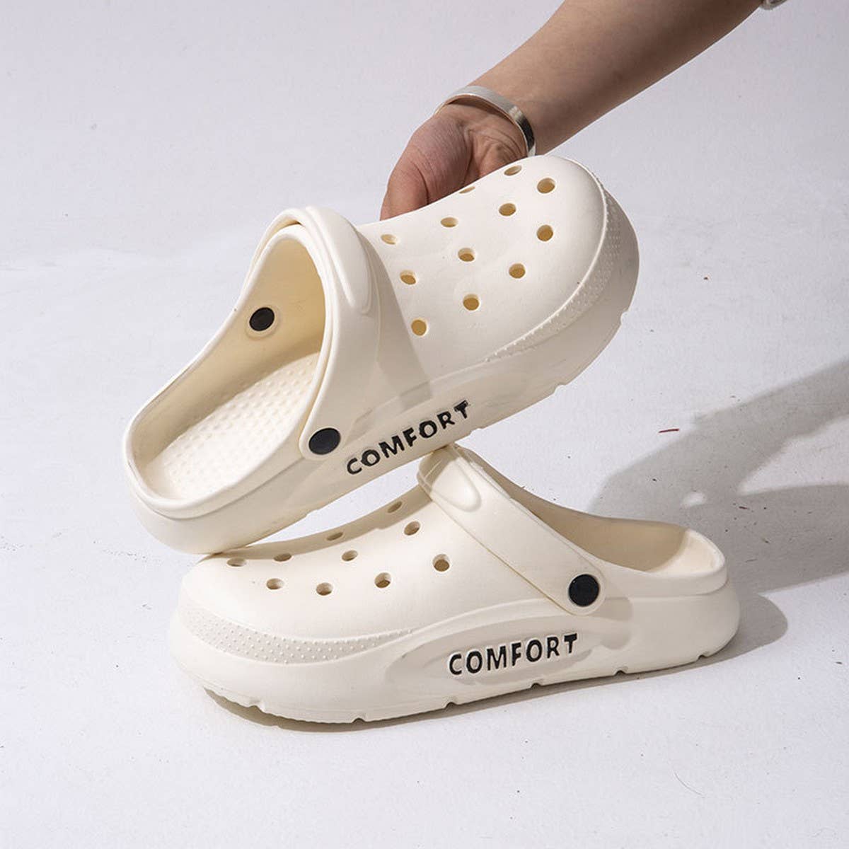 2024 NEW ANTI SLIP TWO WAY HOLE SANDALS_CWSHS0813