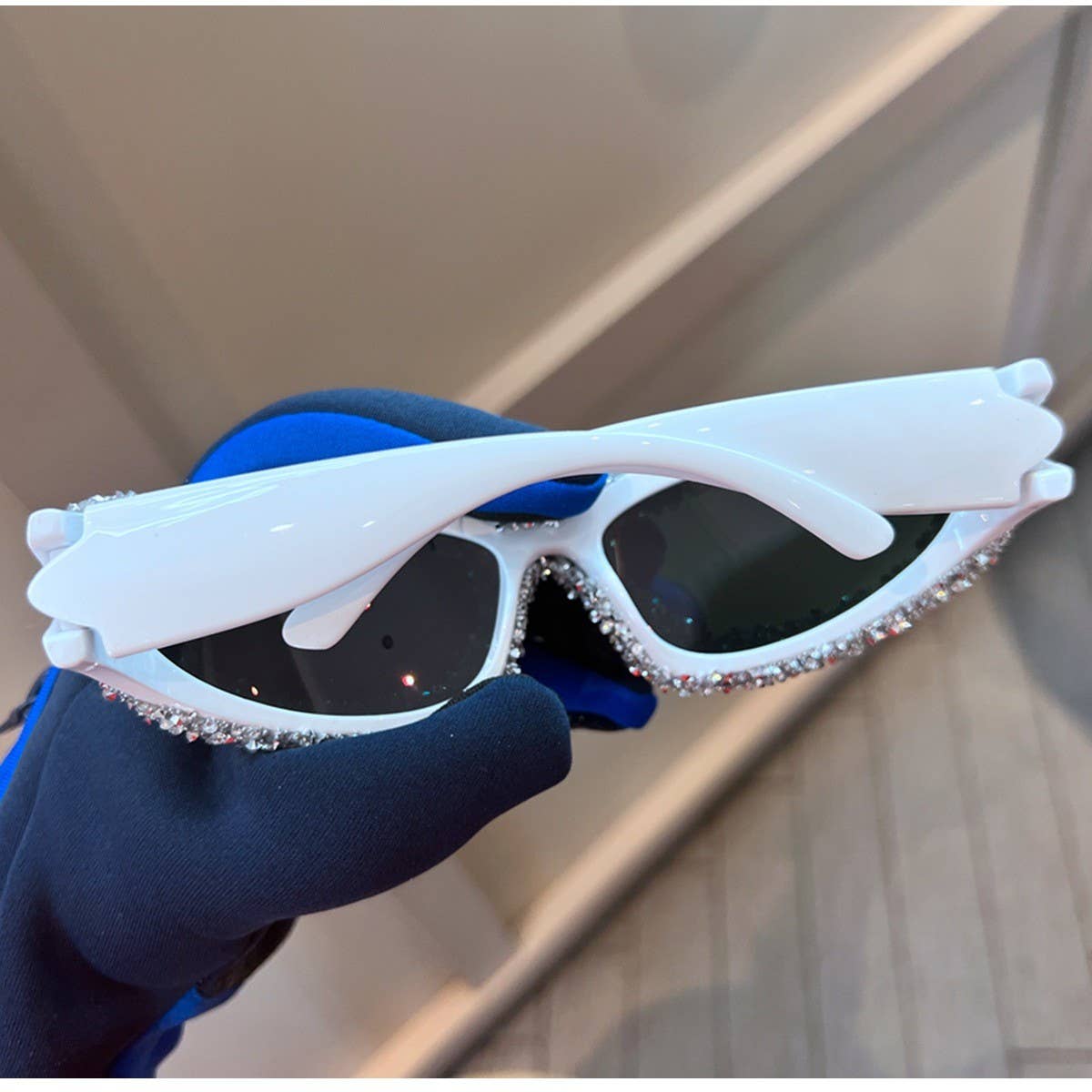 SPORTY CAT EYE DIAMOND SUNGLASSES_CWASG0803