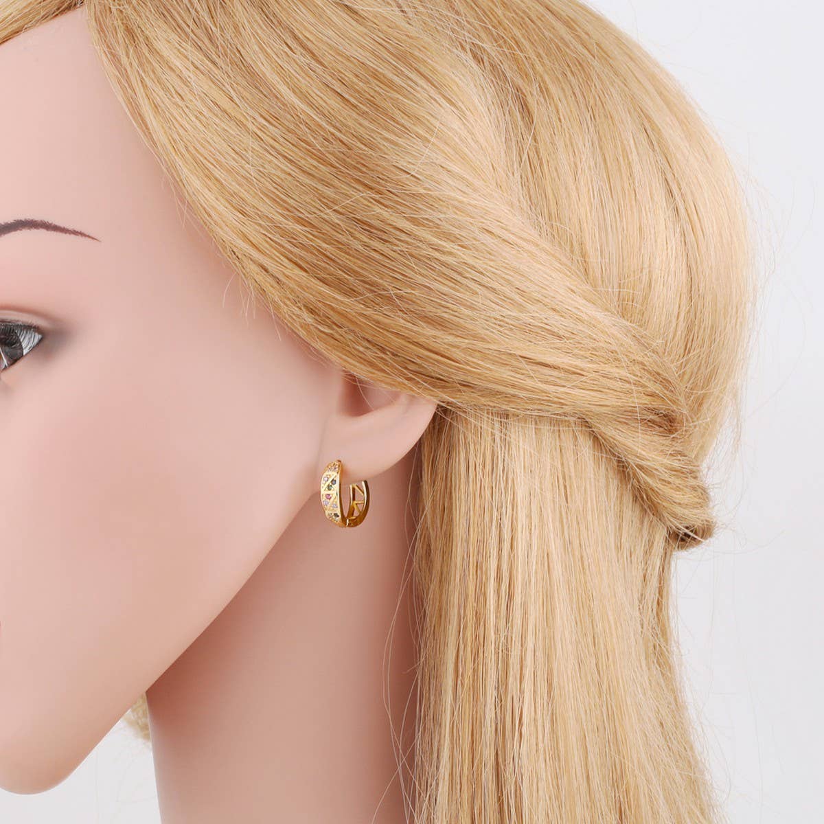 COLORED ZIRCON GOLD PLATED FLOWER EARRINGS_CWAJE0982