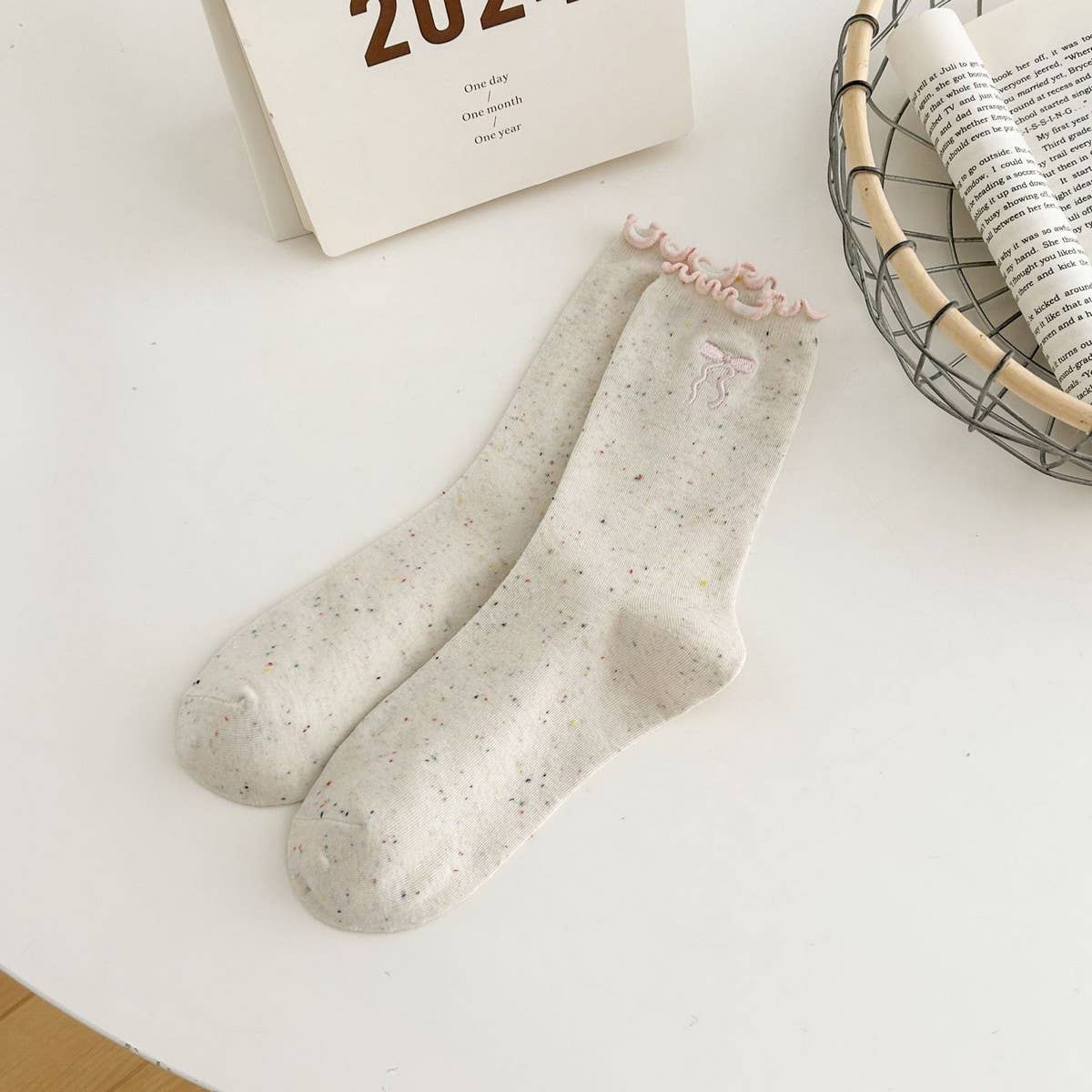 RUFFLE BOWS EMBROIDERED SOCKS FOR WOMEN_CWMS1349