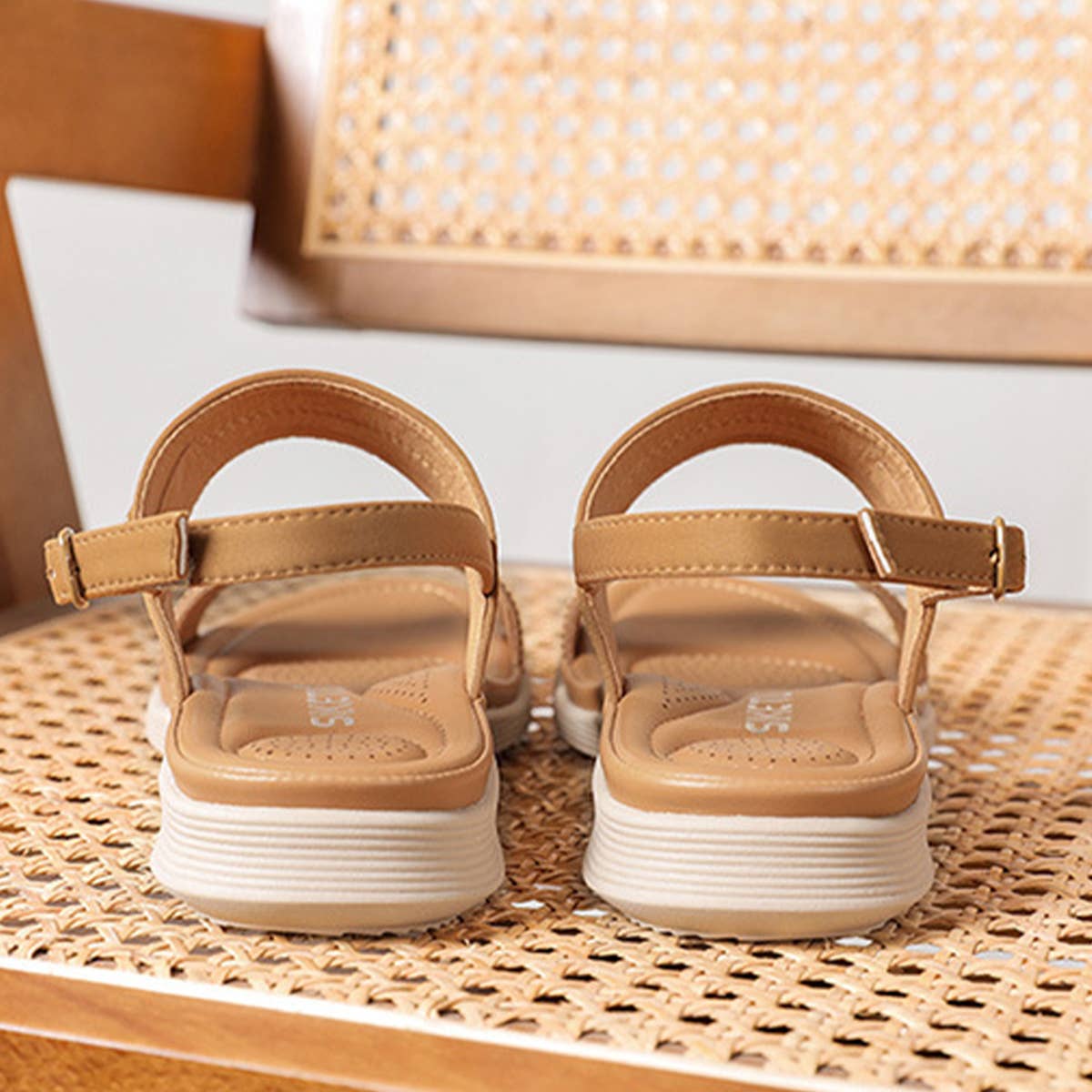 BUCKLE CASUAL BEACH SANDALS_CWSHS0495
