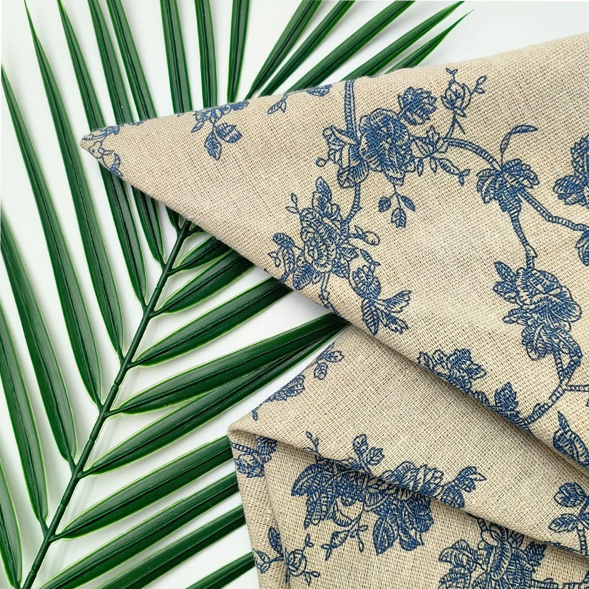 Vintage Blue Rose Print Tablecloth_Cwmm0958