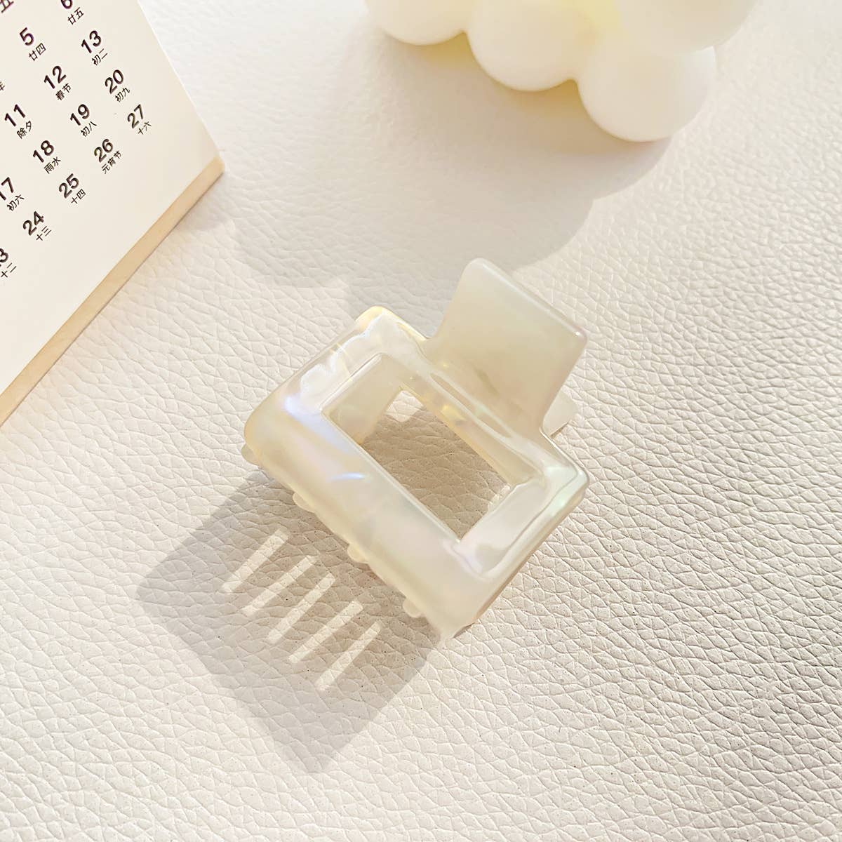 High-End Acetate Board High Ponytail Grab Clip