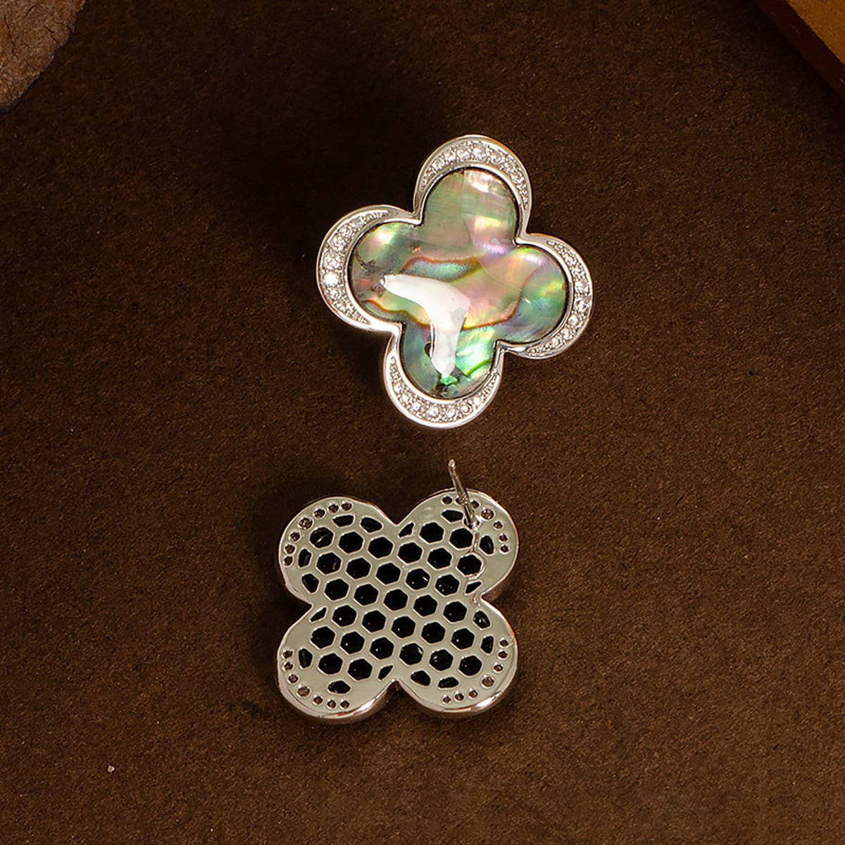 NATURAL ABALONE SILVER NEEDLE EARRINGS_CWMM4360