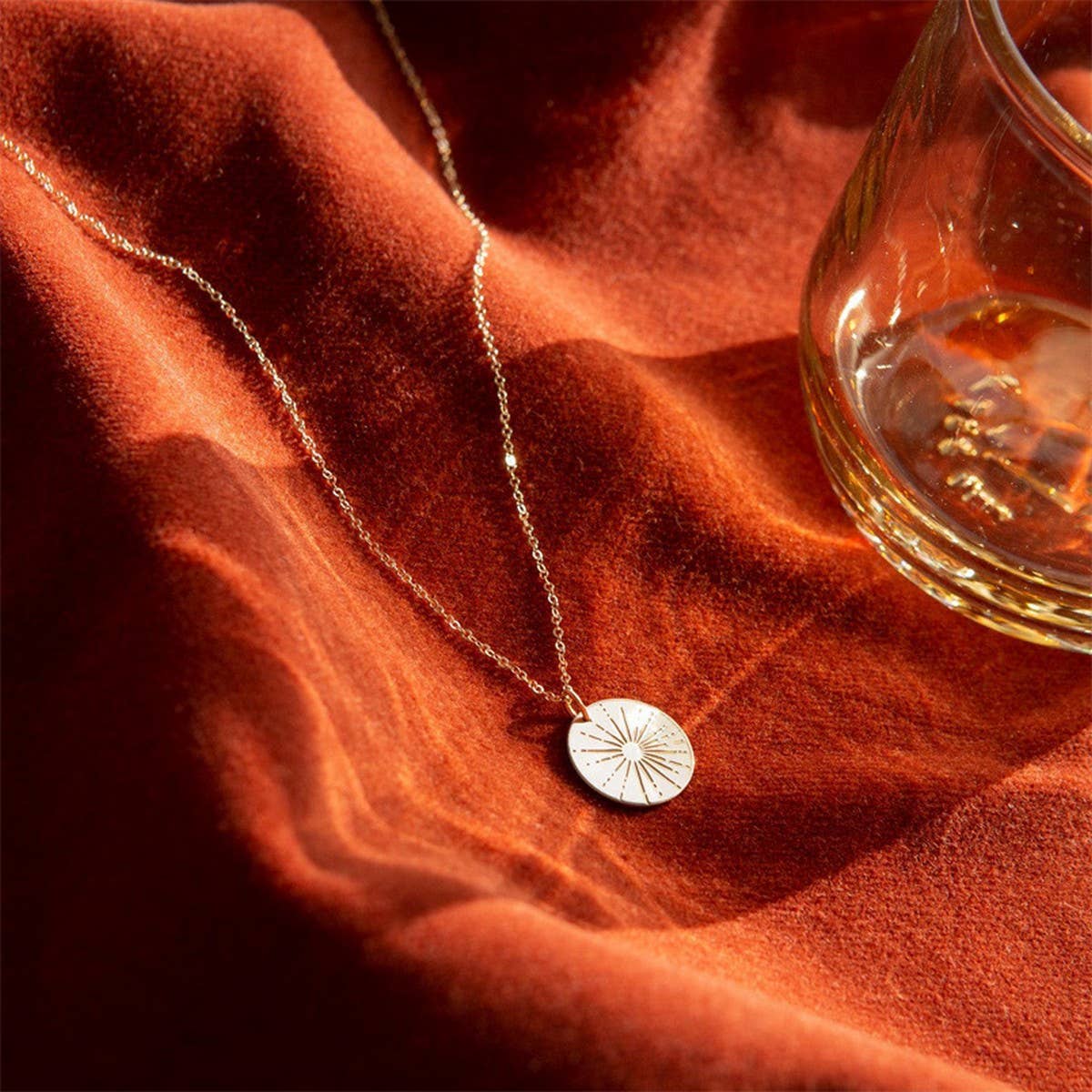 SIMPLE BIG SUN ROUND PENDANT NECKLACE_CWMM5660