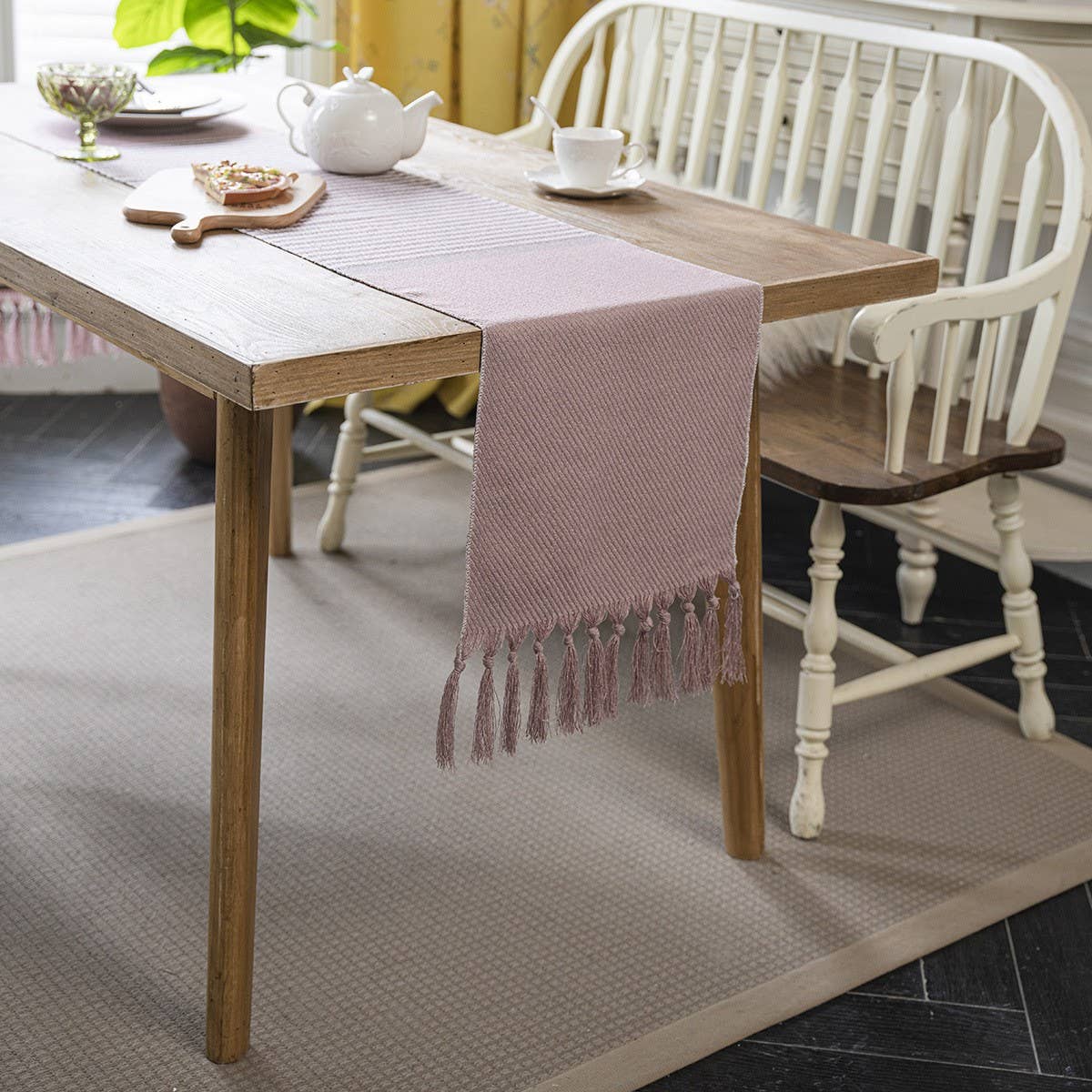 HOUNDSTOOTH TASSEL STYLISH TABLE RUNNER_CWMM1007