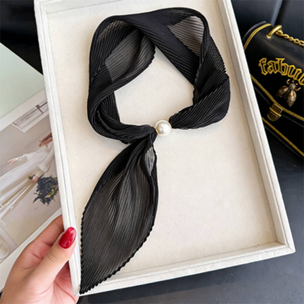Ivory Crinkle Pearl Magnetic Silk Scarf_Cwasc03937
