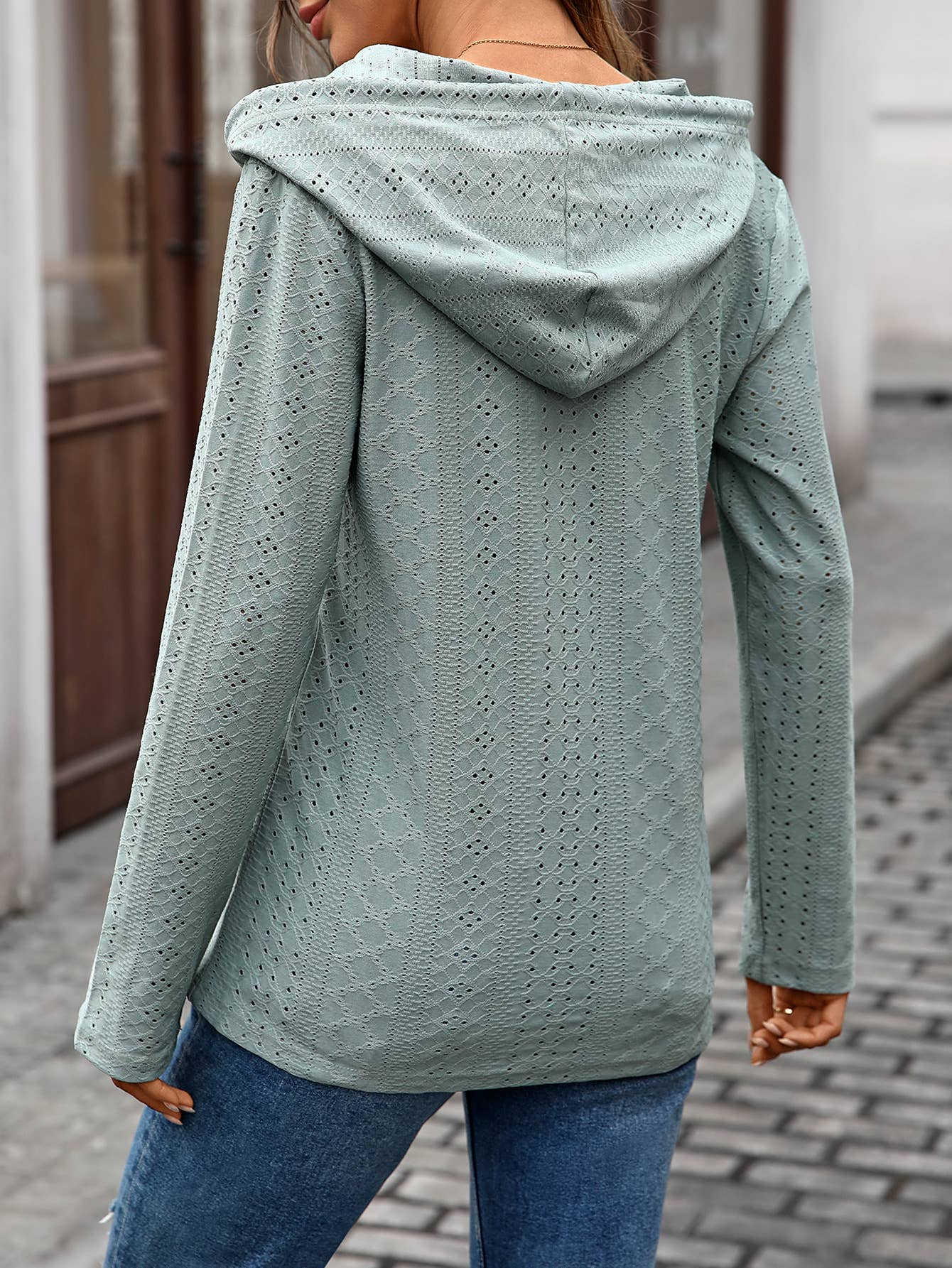 Solid-Color Hooded Long-Sleeved Sweatshirt