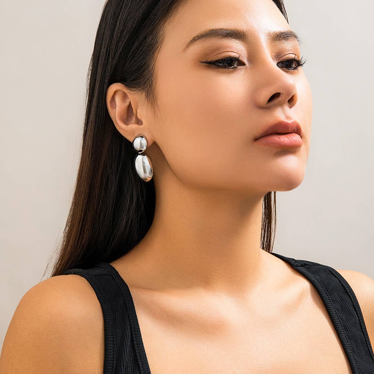 MINIMALIST GEOMETRIC WATER DROP EARRINGS_CWAJE1145