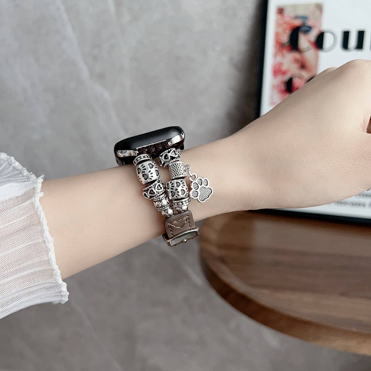 IWATCH9 1 SE DOG PAW ORNAMENT GENUINE LEATHER STRAP_CWWW0060