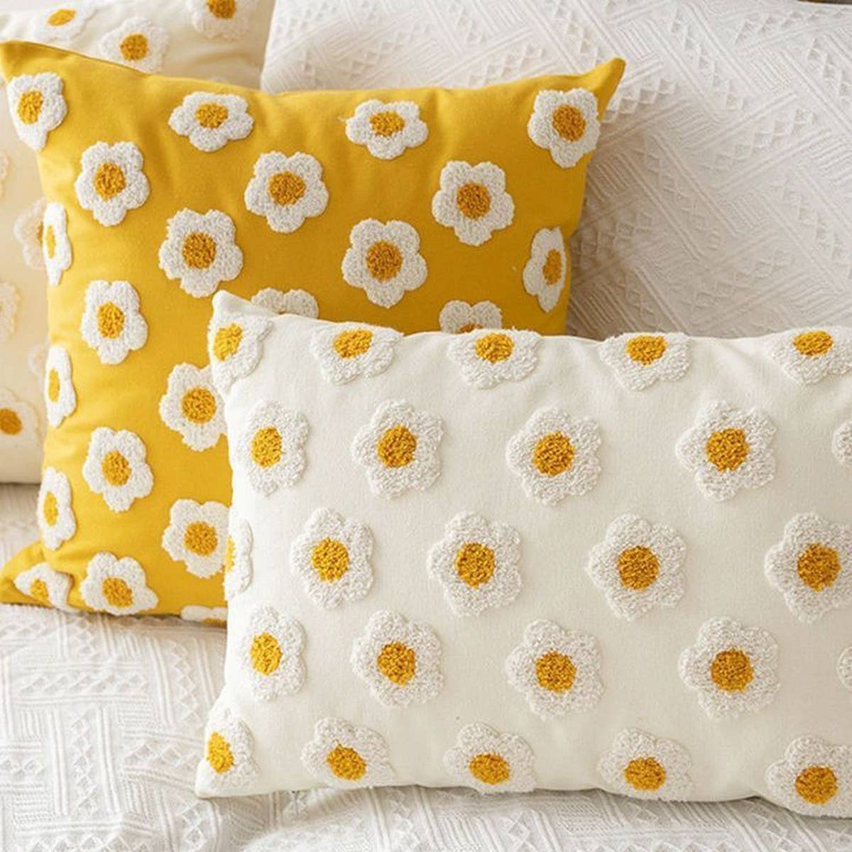 DAISY FLOWER PILLOW WITH INSERT FOR SOFA BED DECOR_CWMM7697